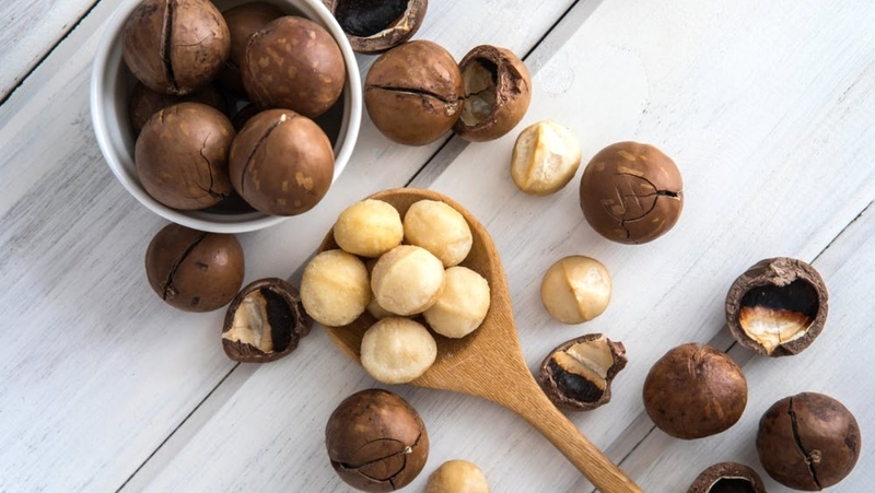 Những người không nên ăn hạt mắc ca